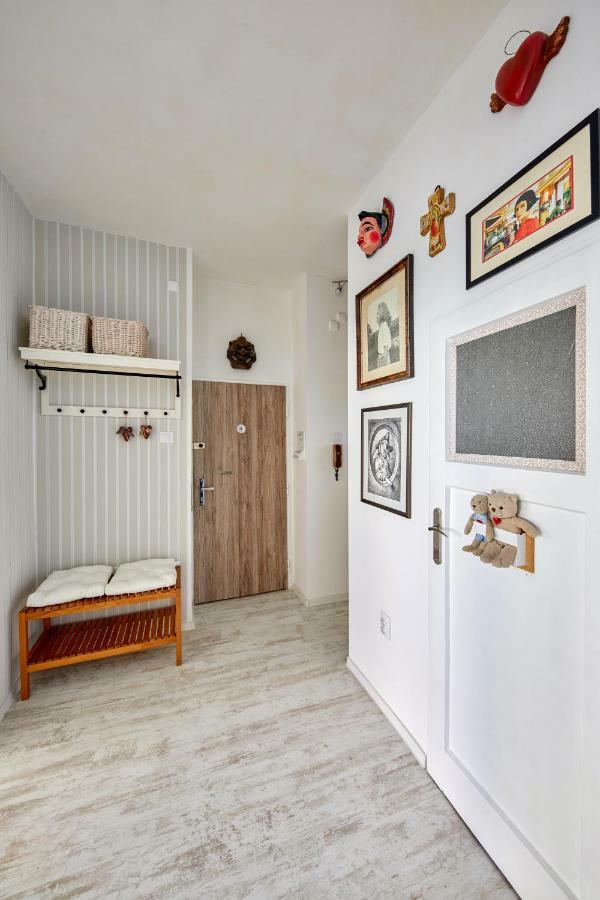 Pikachu's Gallery - Historical Old Town Apartment